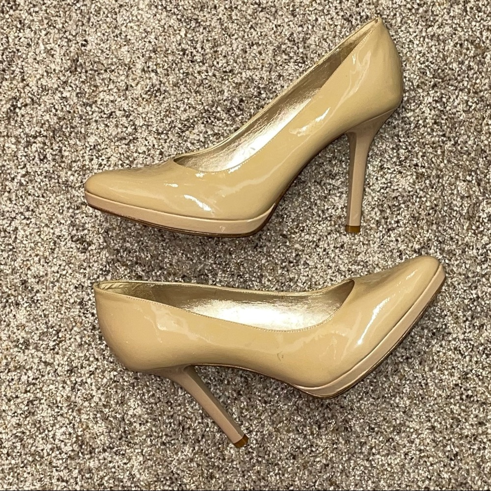 Sz 9 Antonio Melani Nude Pumps